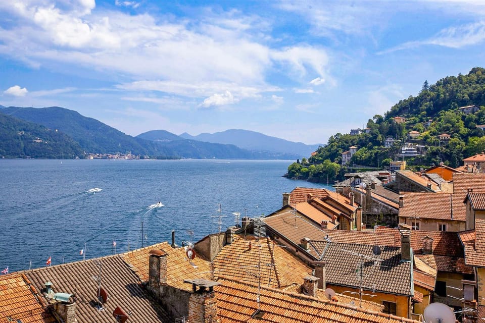 Balcony/Terrace, City view, Lake view, Mountain view