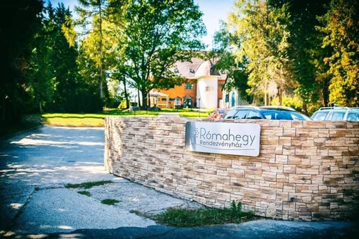 Rómahegy Rendezvényház Bed and Breakfast in Hungary
