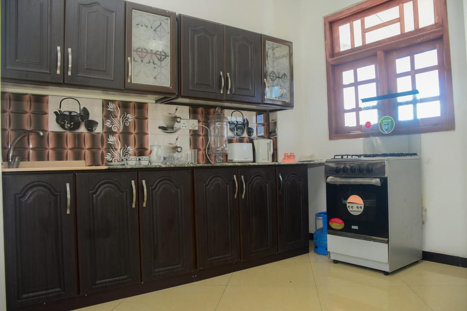 Kitchen or kitchenette, Communal kitchen, kitchen