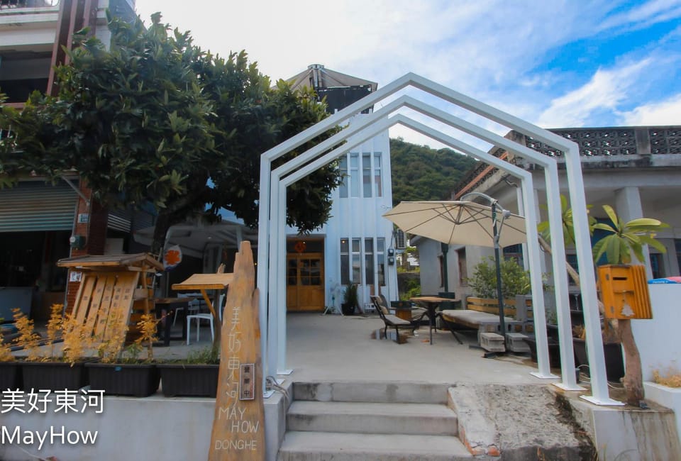Property building, Facade/entrance, Mountain view, Sea view