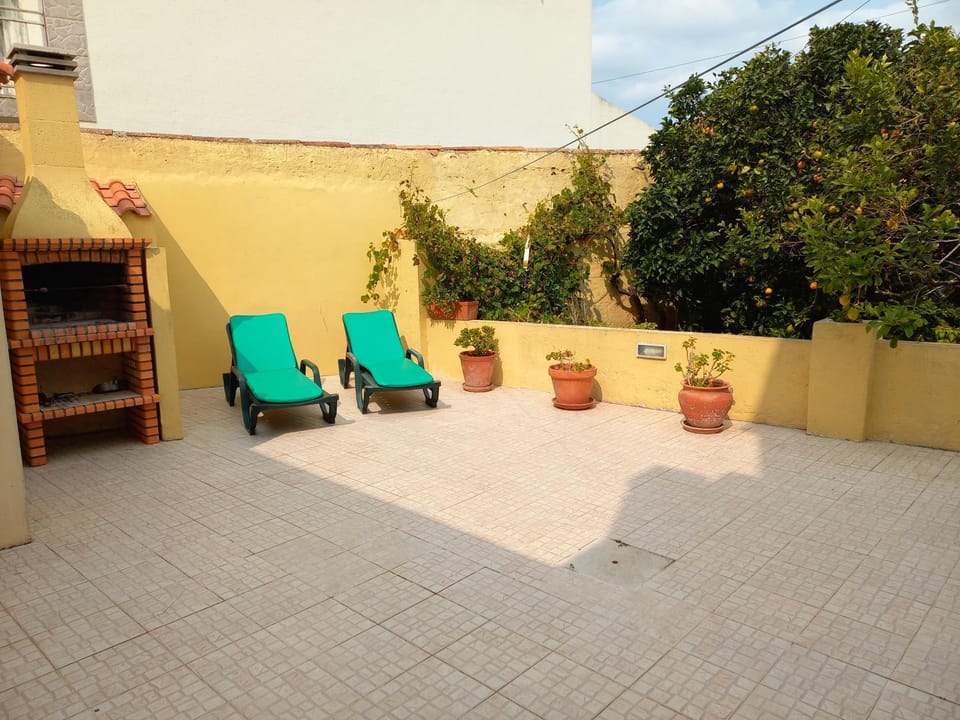 Property building, Patio, Inner courtyard view