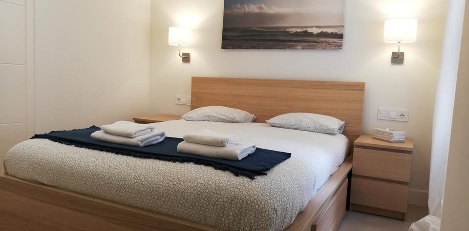 Bed, Photo of the whole room, Bedroom, towels, wardrobe, air conditioner