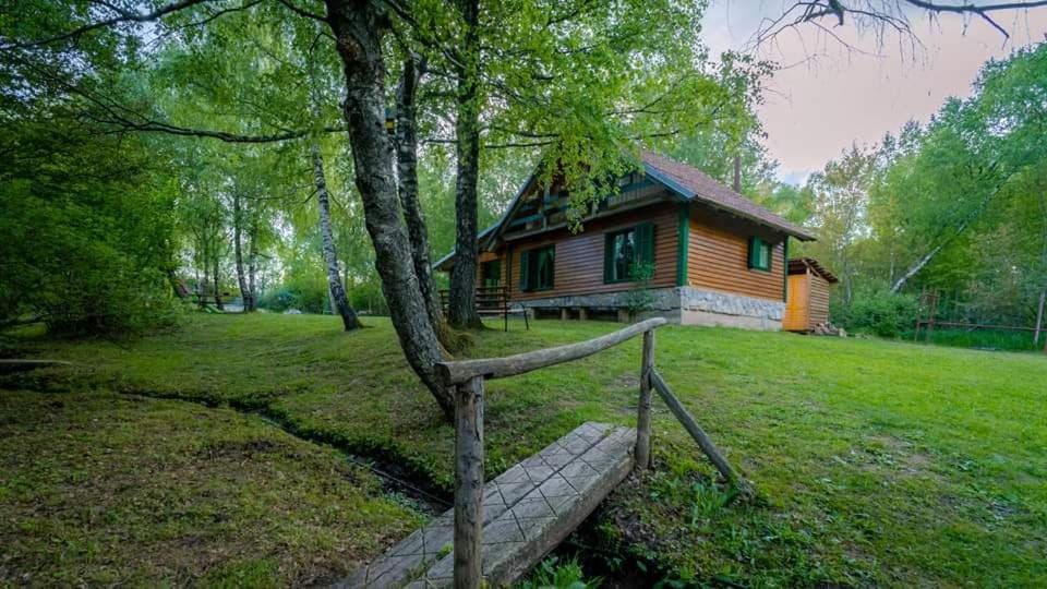 Robinzonski smještaj "Lazac Lokvarski" Lokve Campground/ 
RV Resort in Primorje-Gorski Kotar County
