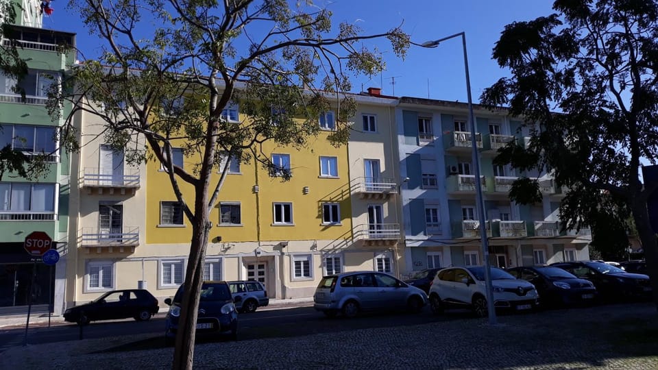 Property building, Neighbourhood, Street view, Location, Parking
