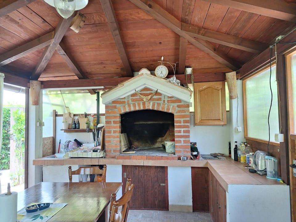 Location, children, Family