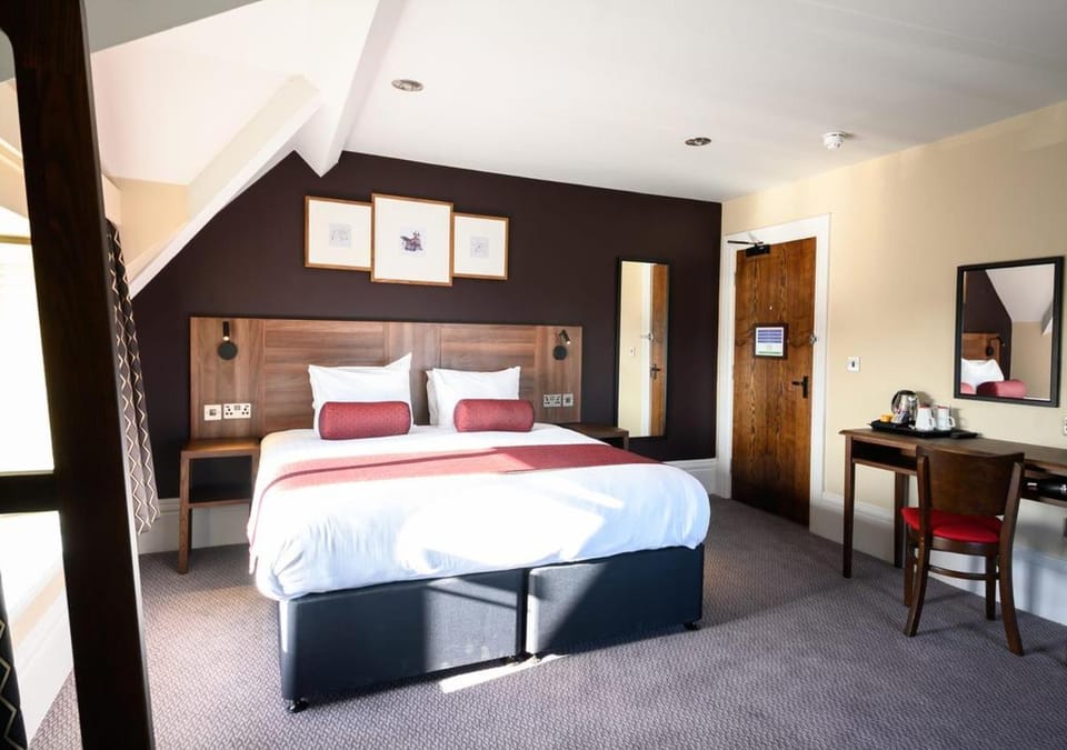 Bed, Coffee/tea facilities, Photo of the whole room, Seating area, Guests