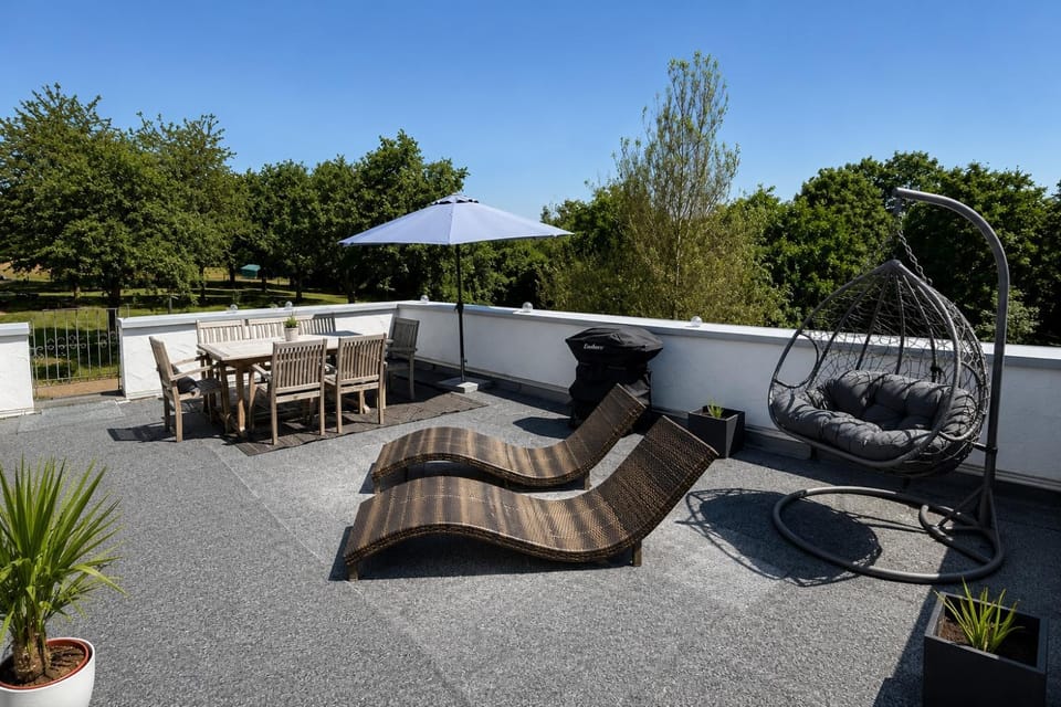 Balcony/Terrace, Seating area, Garden view