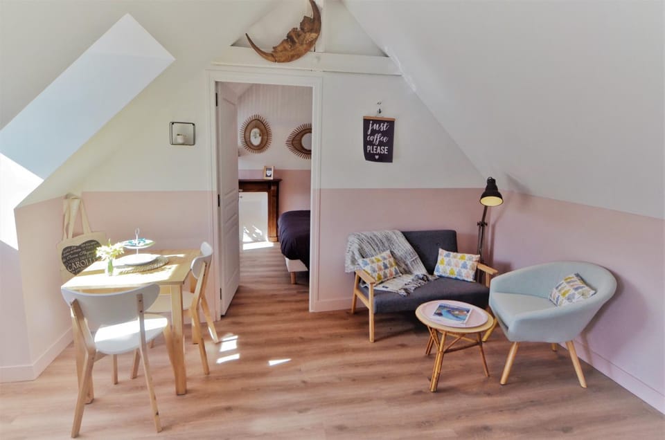 Living room, Dining area
