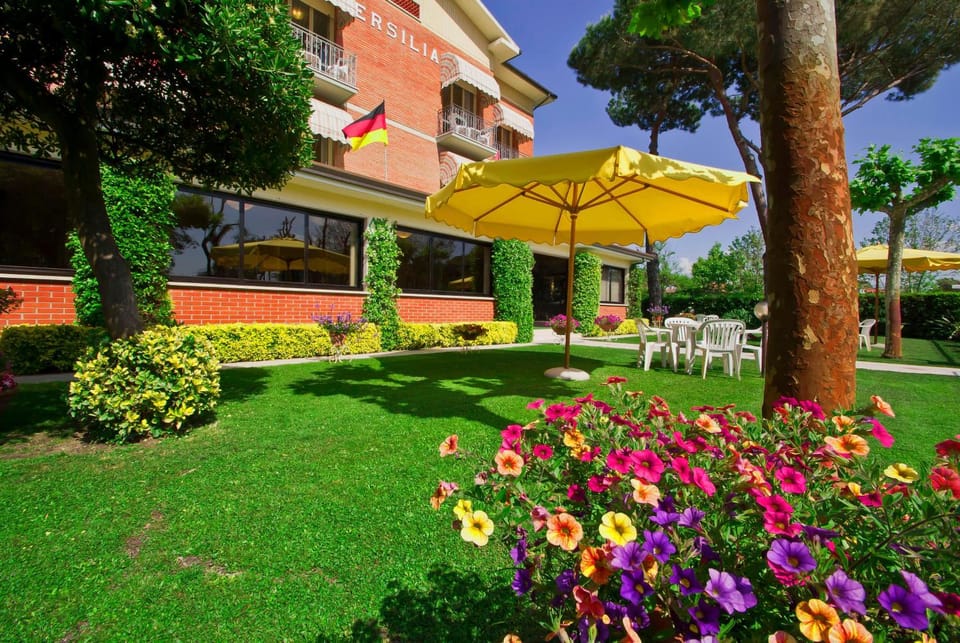 Facade/entrance, Garden