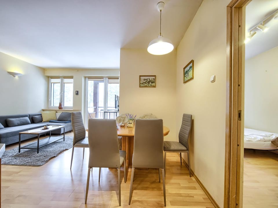 Living room, Photo of the whole room, Dining area