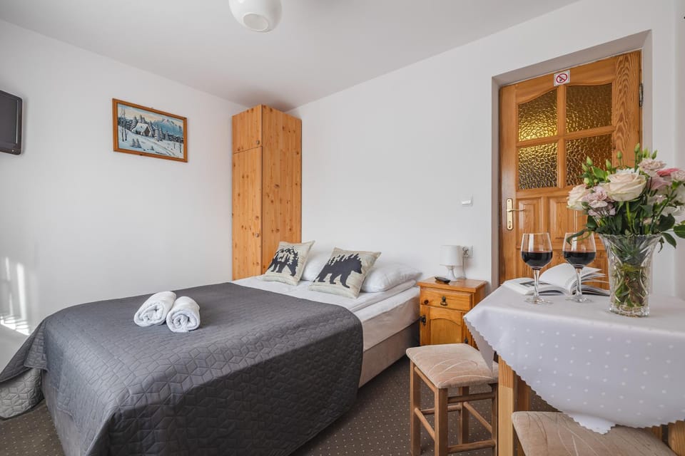 Living room, Photo of the whole room, Bedroom, towels