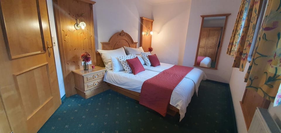 Schlosserhaus Appartements Apartment in Salzburgerland