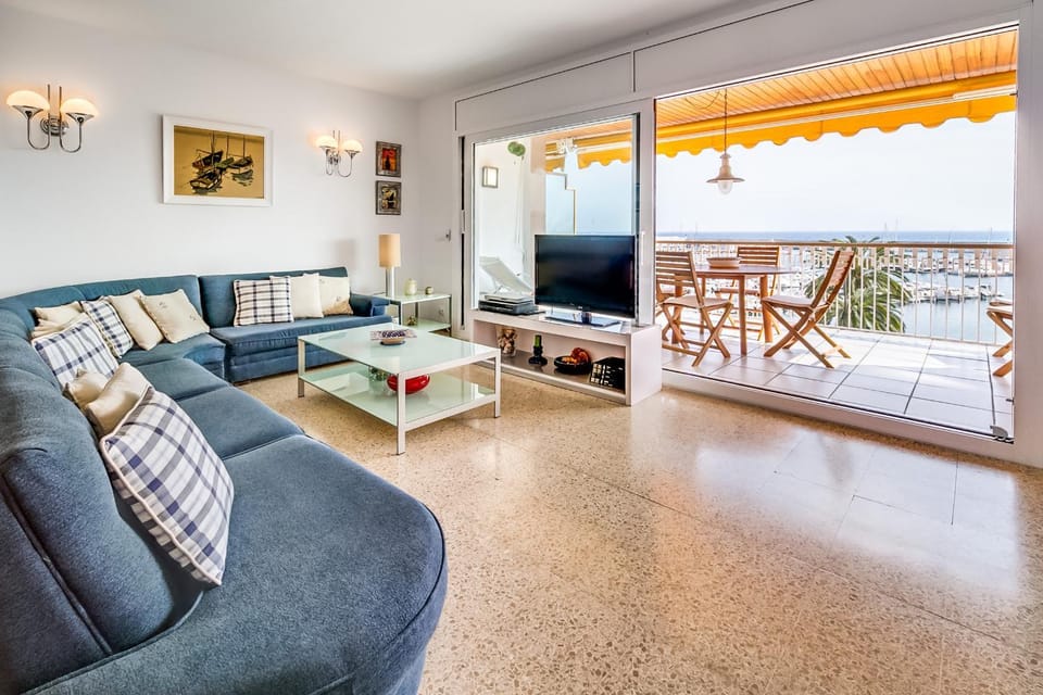 TV and multimedia, Balcony/Terrace, Living room, Dining area