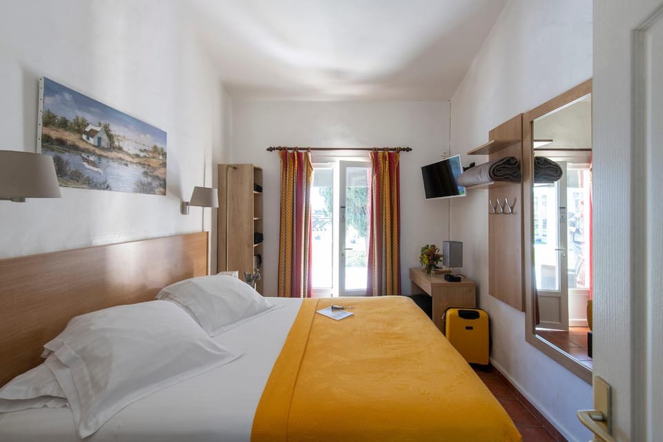 Mas de la Grenouillère Hôtel et Centre équestre en pleine nature Hotel in Saintes-Maries-de-la-Mer