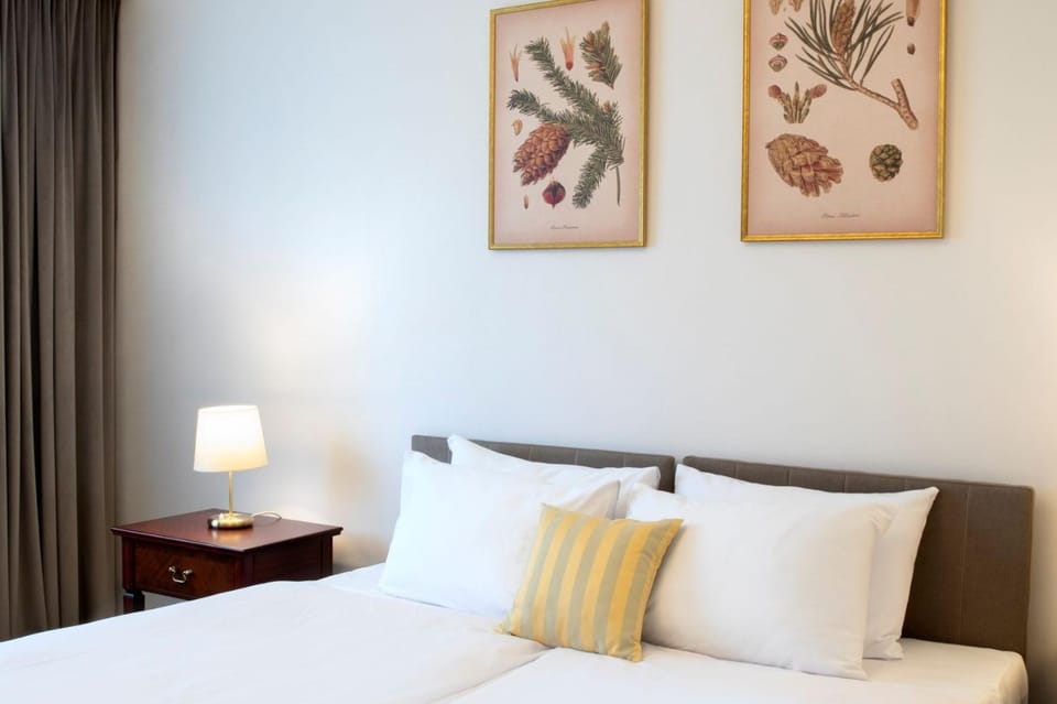Bed, View (from property/room), View (from property/room), Other, Other, Other, Photo of the whole room, Decorative detail, Decorative detail, Bedroom