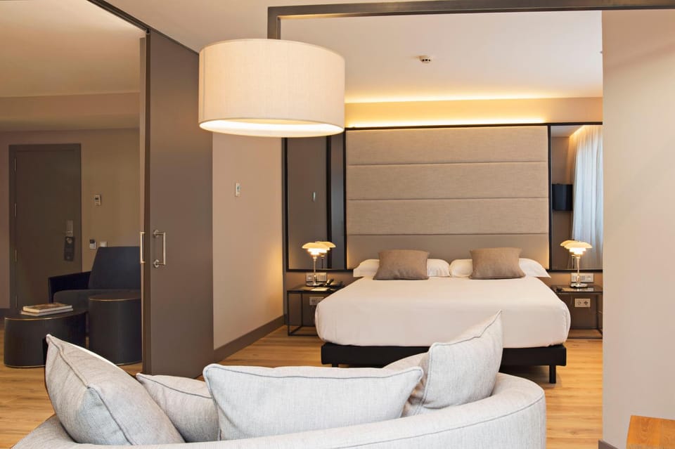 Photo of the whole room, Decorative detail, Bedroom