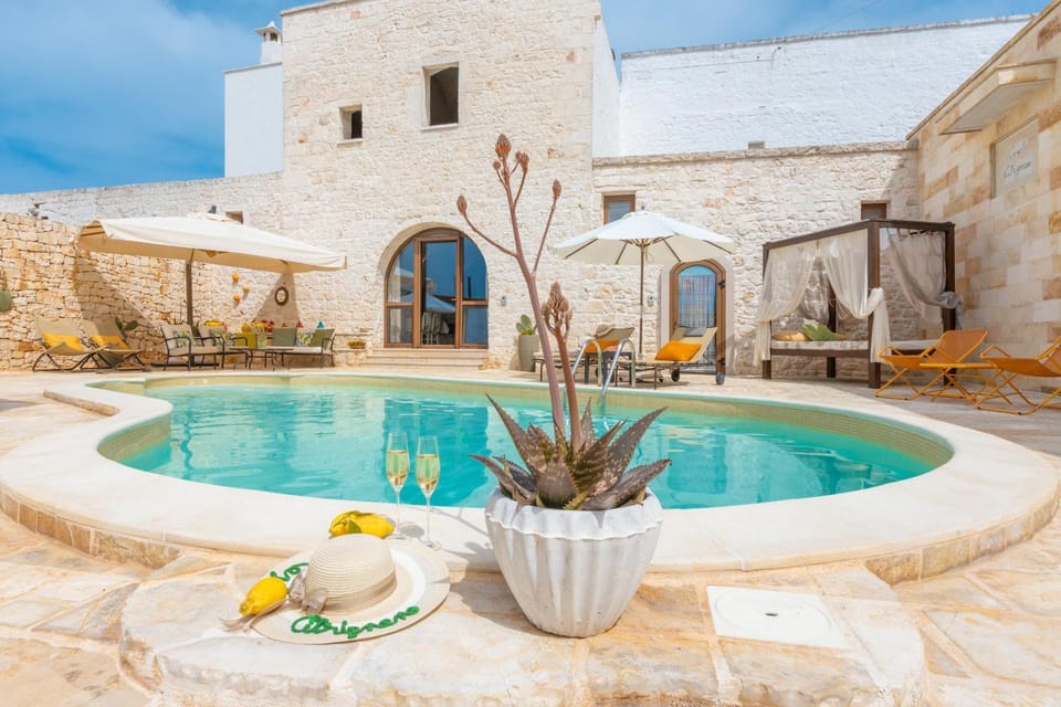 Property building, Swimming pool