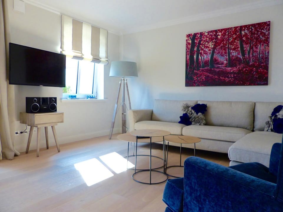 Living room, Photo of the whole room