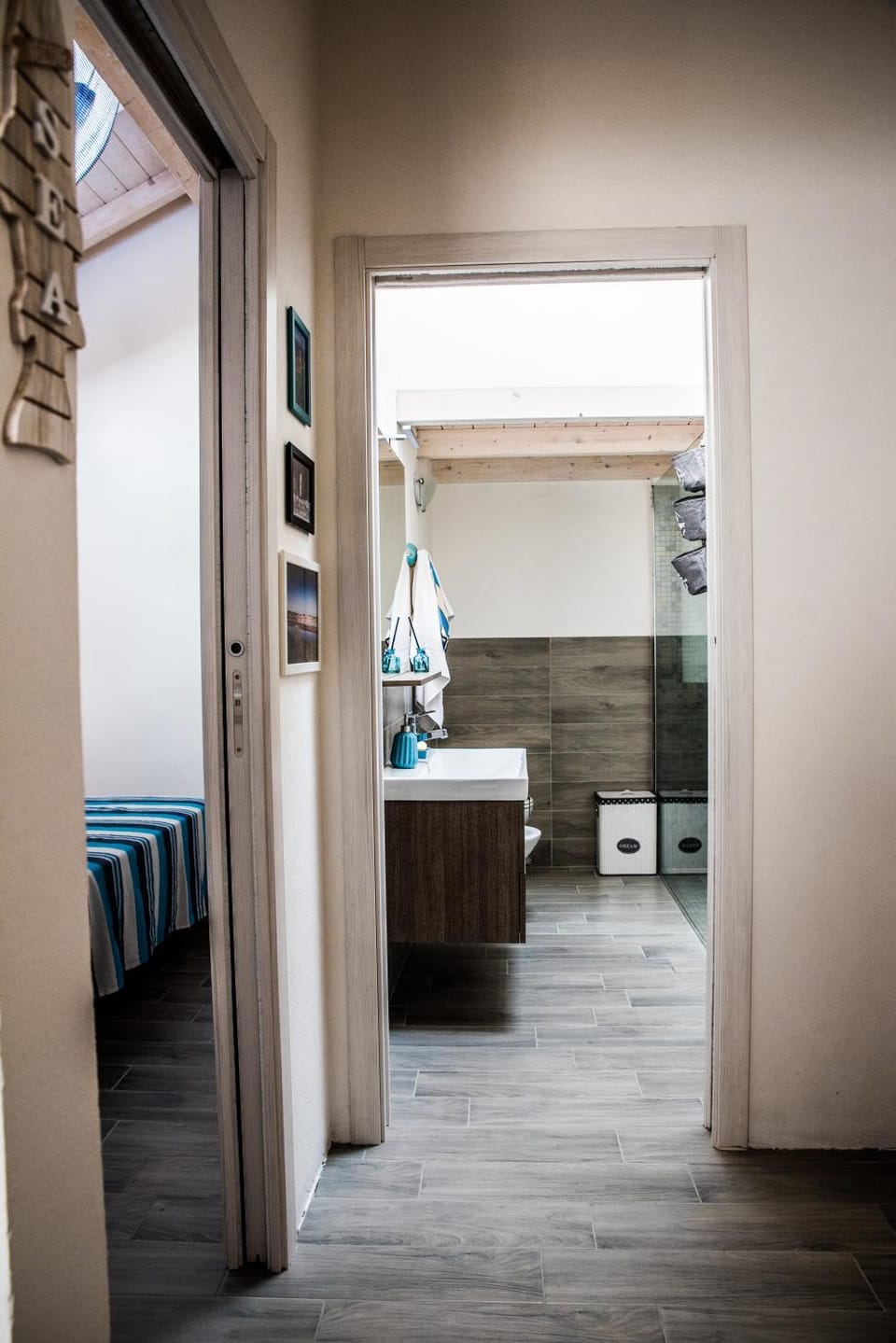 Bathroom, Photo of the whole room
