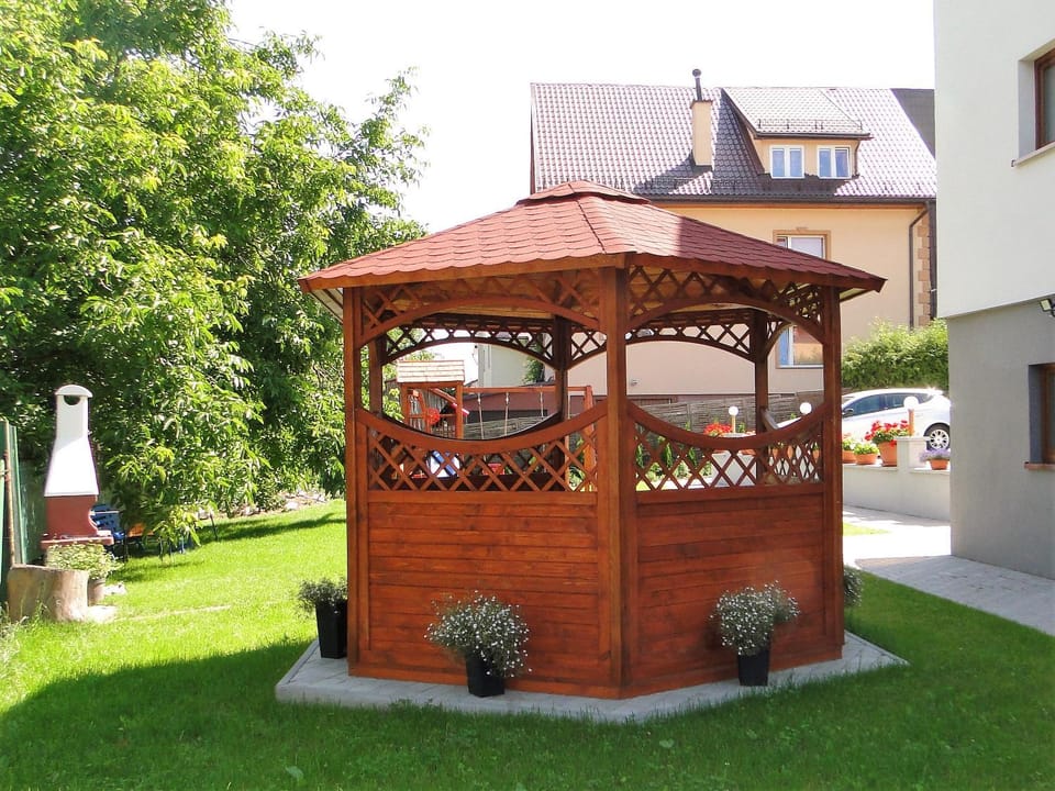 Patio, BBQ facilities, Garden