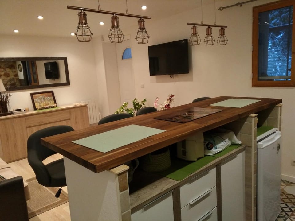 2 pièces, Proche centre ville, GIP ASFO, Jardin et Parking Privatifs Apartment in Grasse
