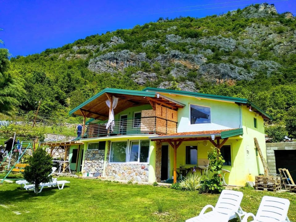 Villa Two Brothers Country House in Municipality of Ohrid, North Macedonia