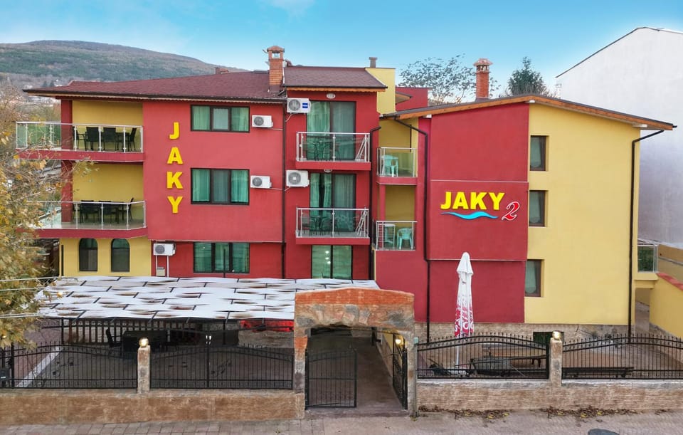 Property building, Facade/entrance