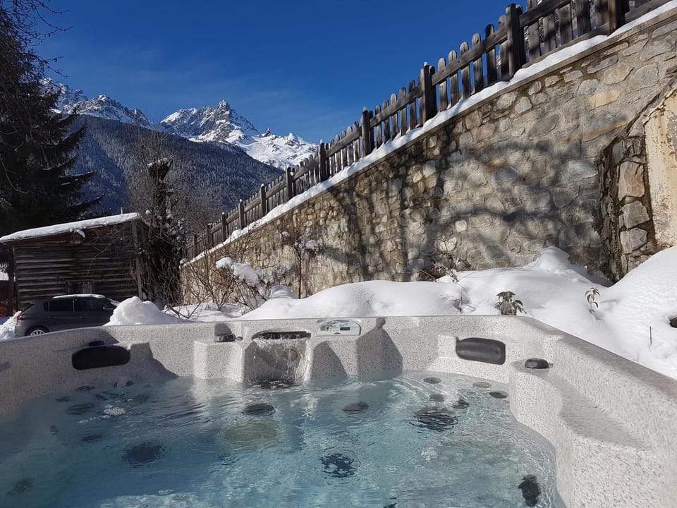 Hot Tub, Spa and wellness centre/facilities