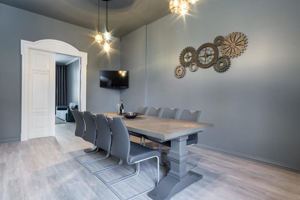 TV and multimedia, Dining area