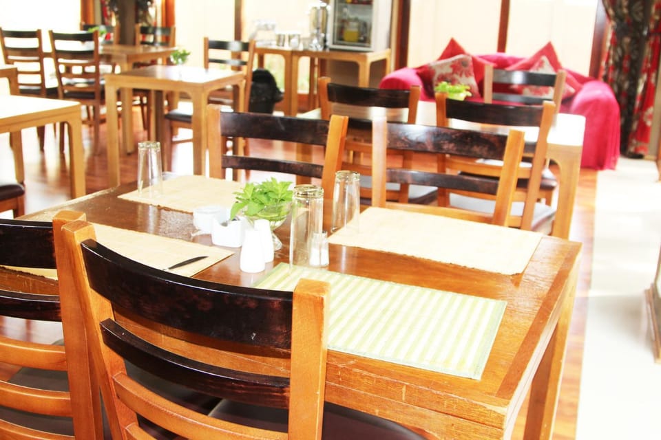 Restaurant/places to eat, Banquet/Function facilities
