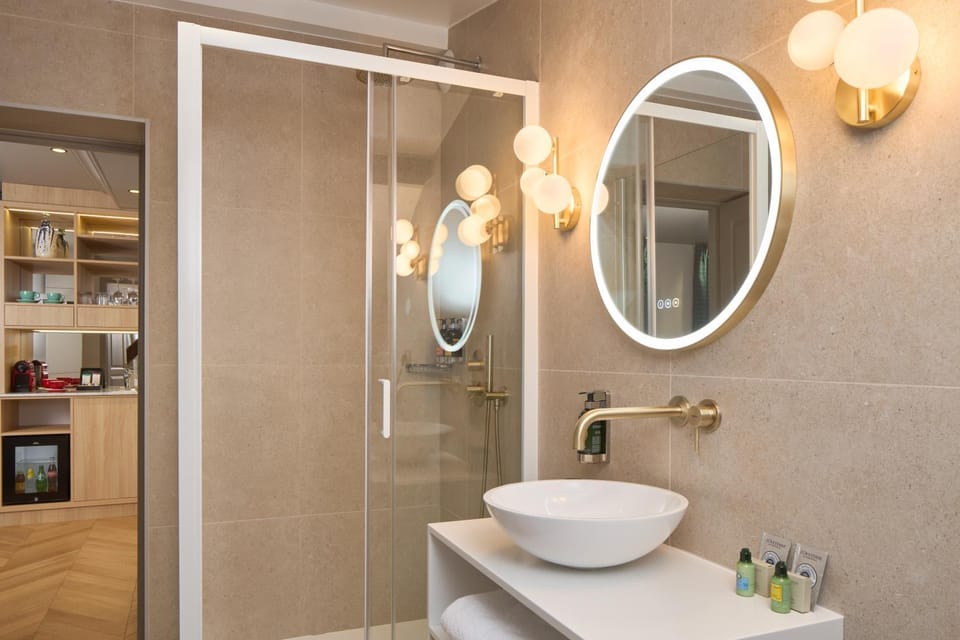 Shower, Bathroom