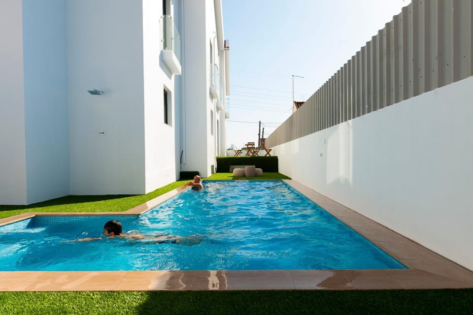 Swimming pool, Swimming pool