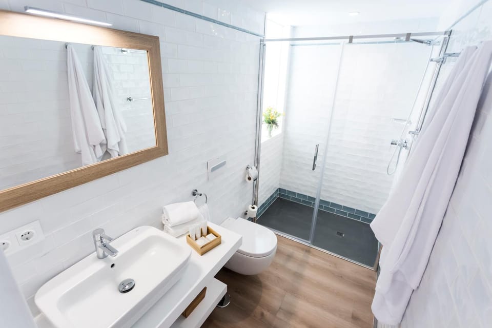 Shower, Toilet, Bathroom