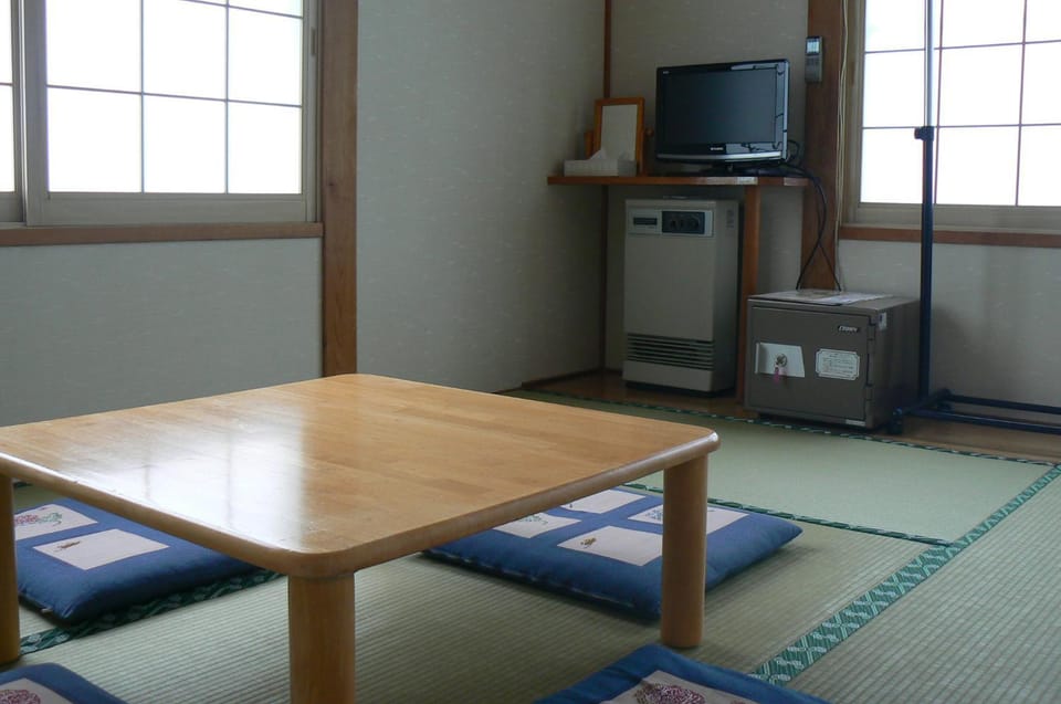 Fureai No Yado Yasuragi Bed and Breakfast in Nozawaonsen