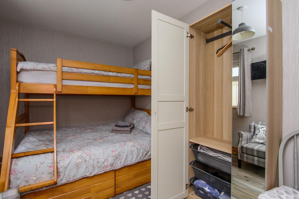 bunk bed