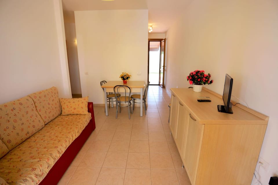 TV and multimedia, Living room, Dining area