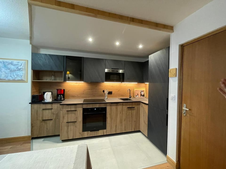 2 pièces rénové au pied des pistes, exposé Sud-Ouest - FR-1-449-10 Apartment in Tignes
