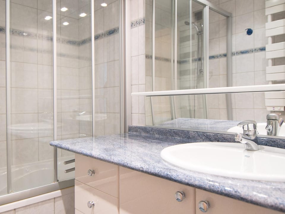 Studio Sud-Ouest à 500m des pistes avec Wi-Fi - FR-1-449-27 Apartment in Tignes