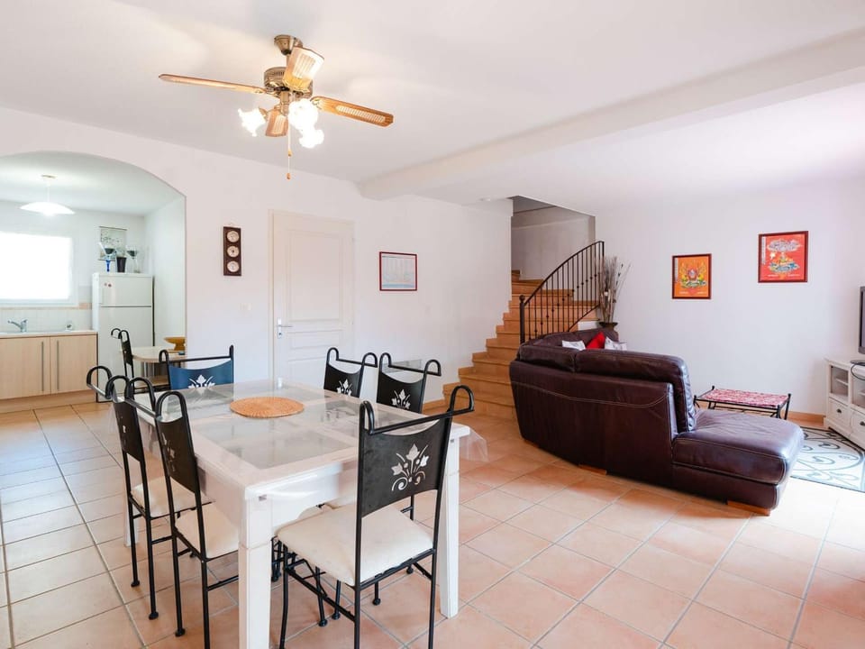 Villa 4 pièces pour 6 personnes avec terrasse, jardin, garage et WIFI à Narbonne-Plage - FR-1-409-136 Villa in Narbonne
