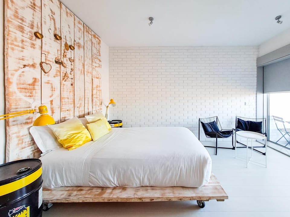 Bed, Balcony/Terrace, Photo of the whole room, Seating area, Bedroom