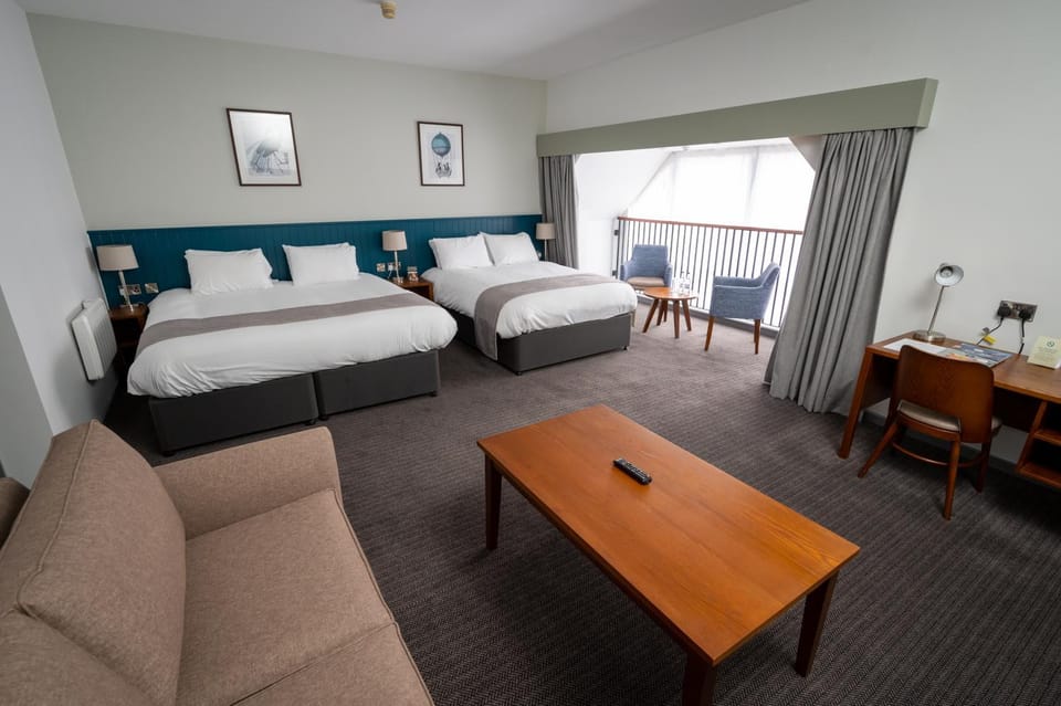 Bed, Seating area, Bedroom