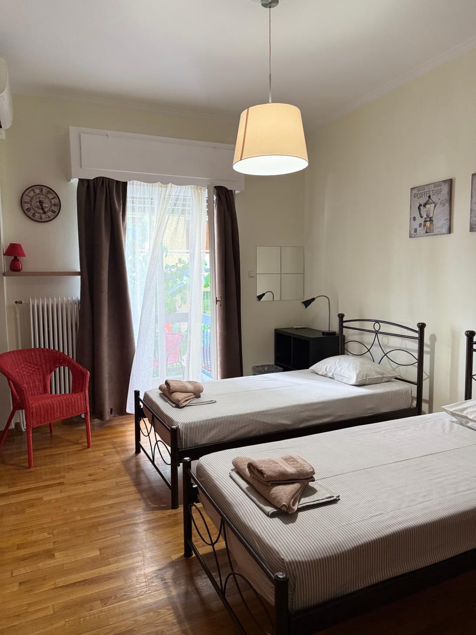 Bed, Photo of the whole room, Bedroom, internet, towels