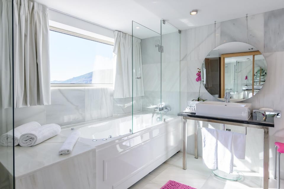 Bathroom, Bedroom