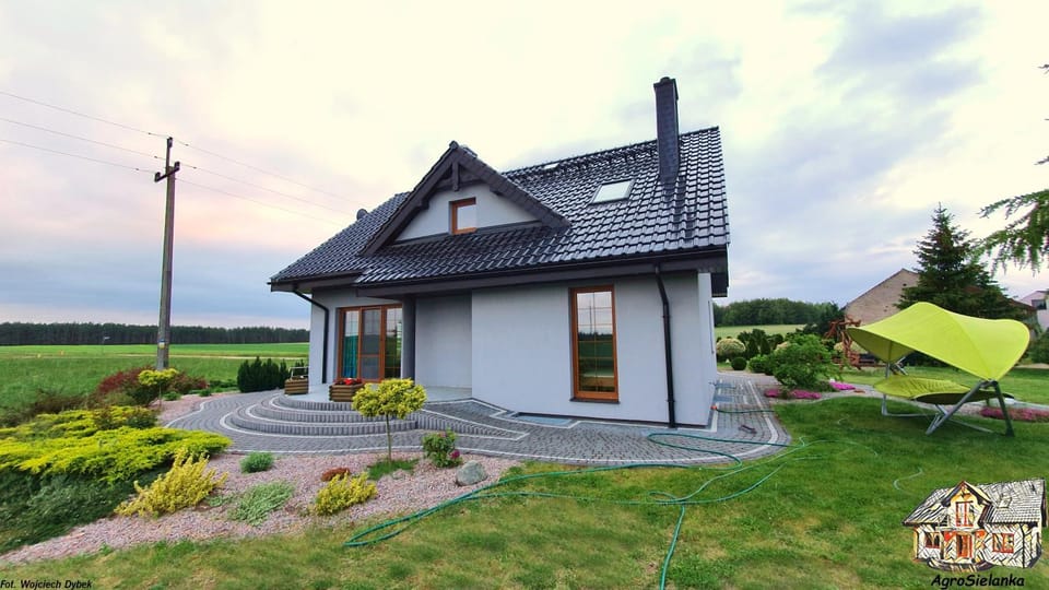 Property building, Day, Natural landscape, Children play ground, Children play ground, Garden, Balcony/Terrace, On site, Garden view