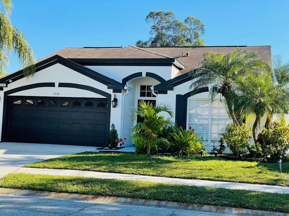 Paradise Pool heated Home near Siesta Key & IMG Academy House in Bradenton