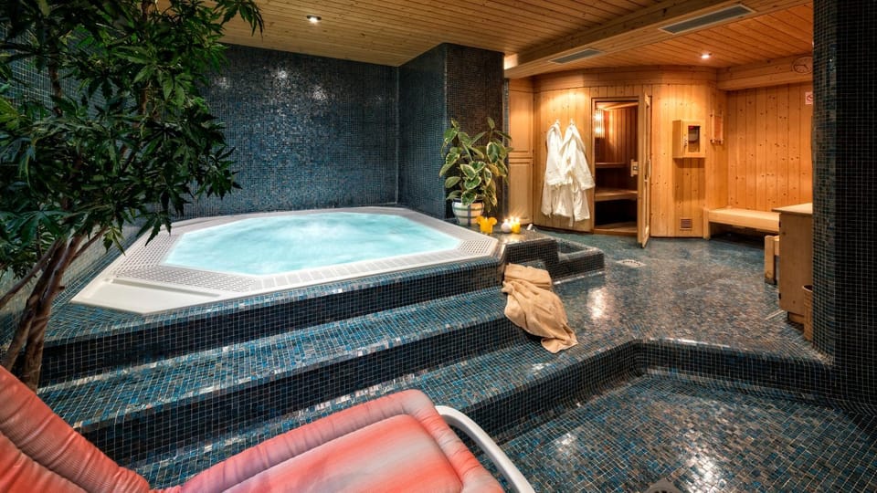 Hot Tub, Sauna, Spa and wellness centre/facilities