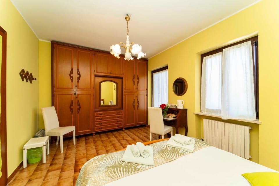 Bedroom, wardrobe