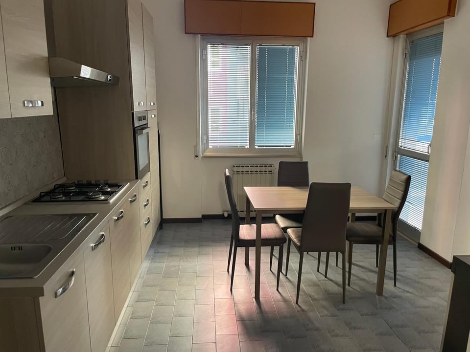 Kitchen or kitchenette, Communal kitchen, kitchen