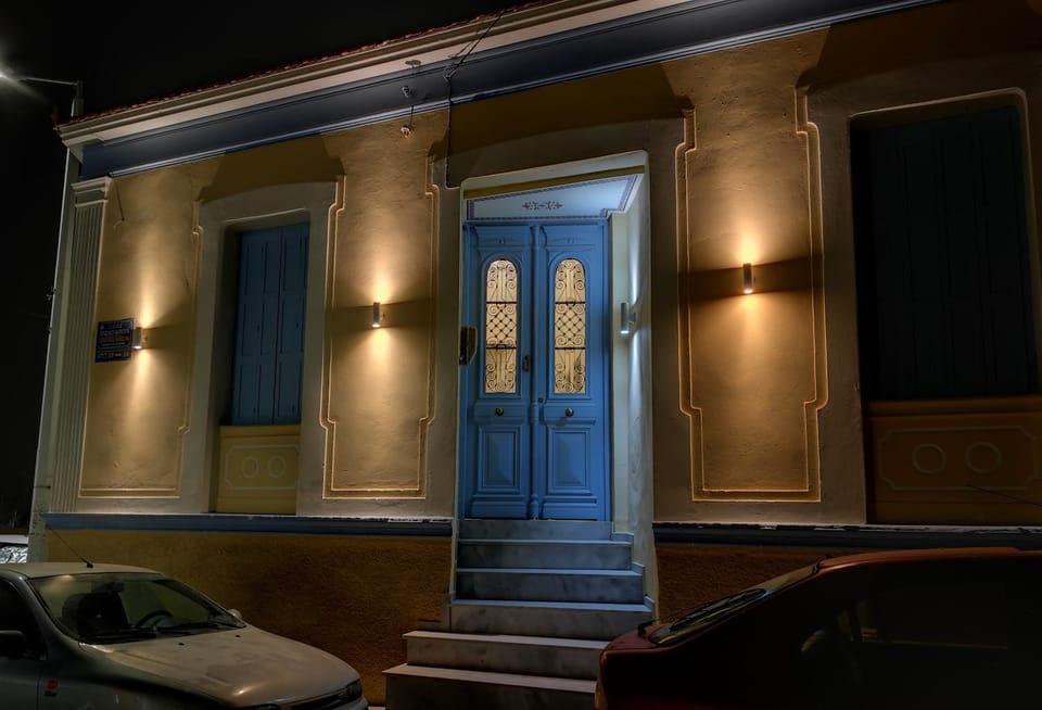 Facade/entrance, Night, Decorative detail