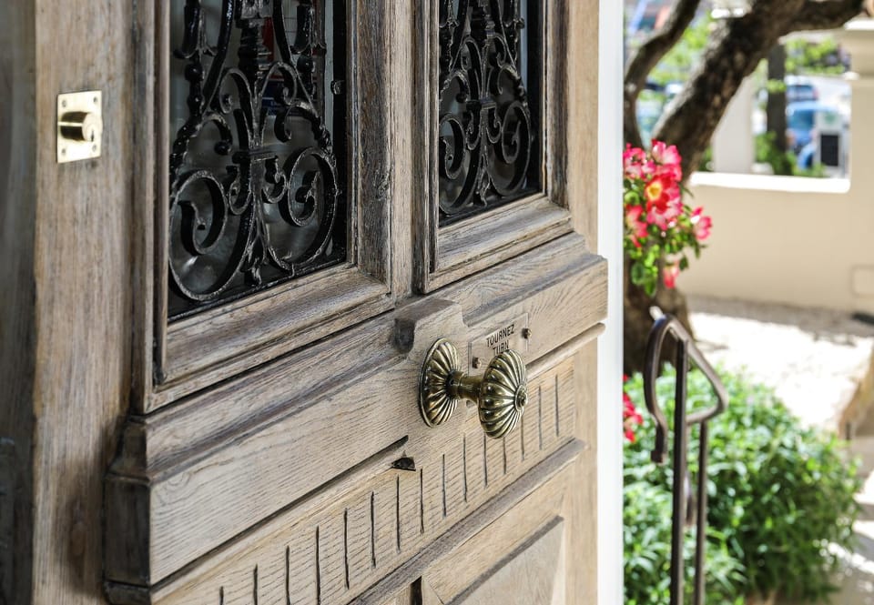 Facade/entrance, Decorative detail